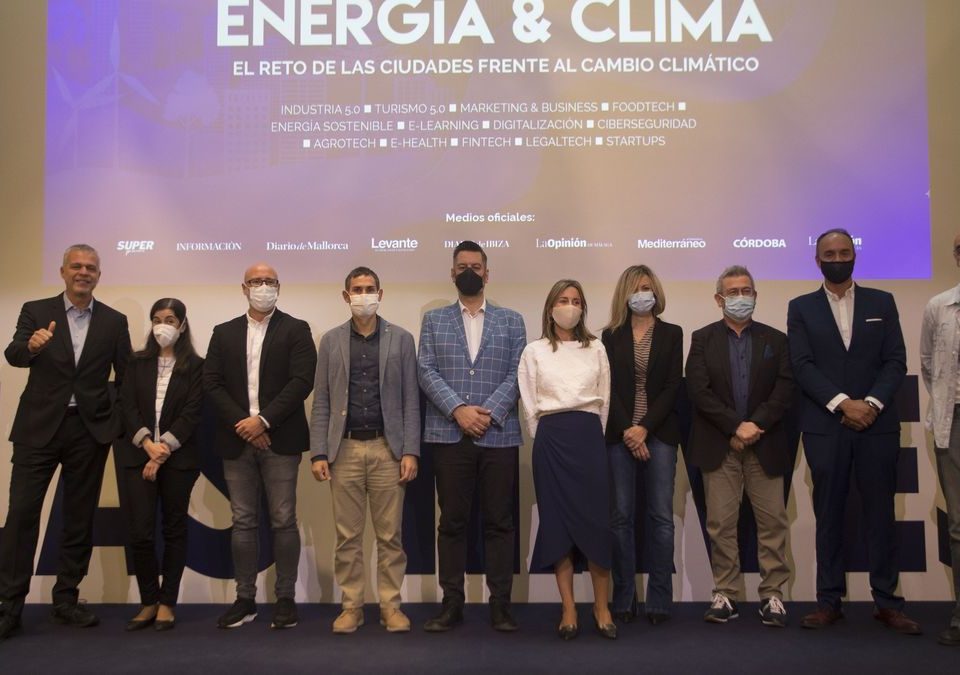 El encuentro i-Talks 'Clima & Energía' reunió a un destacado elenco de ponentes, así como a autoridades políticas de la ciudad como Sergio Campillo o Carlos Galiana. / Fernando Bustamante